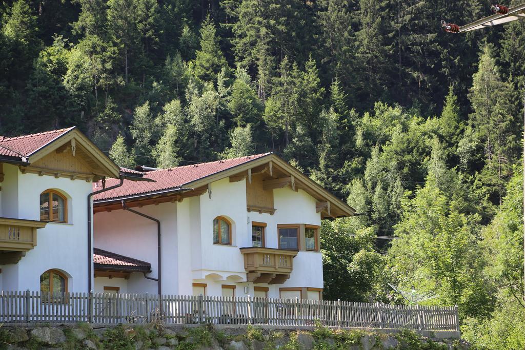 Haus Peter Schiestl Apartment Zell am Ziller Ruang foto