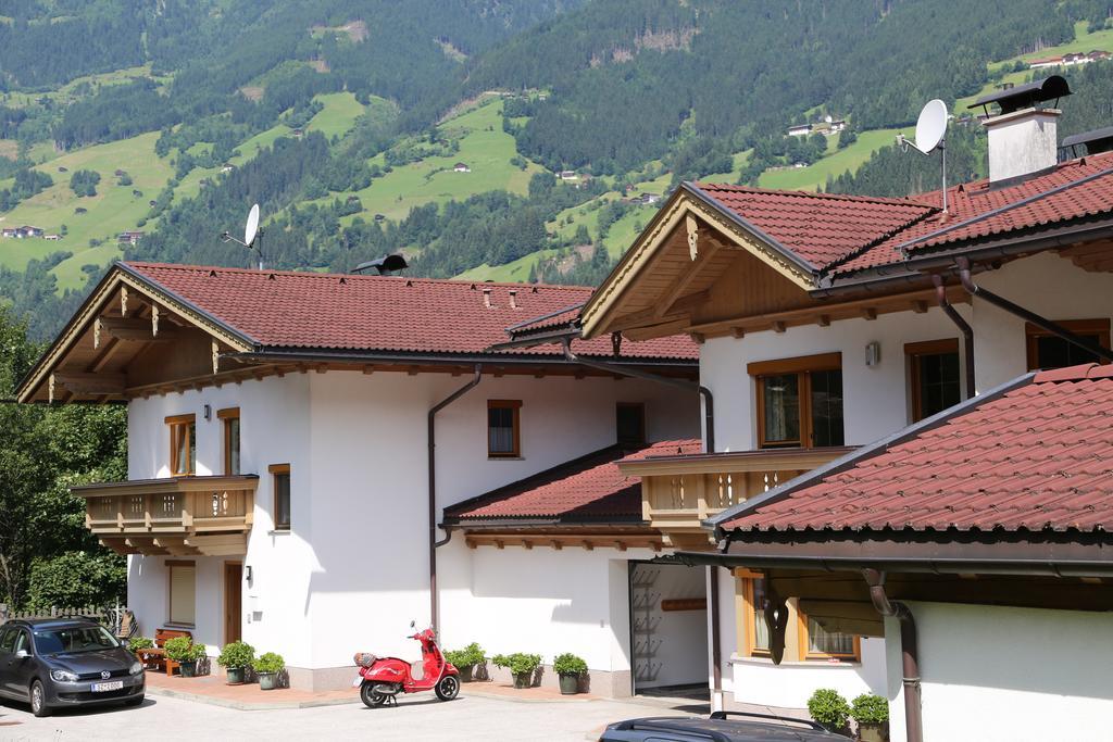 Haus Peter Schiestl Apartment Zell am Ziller Ruang foto
