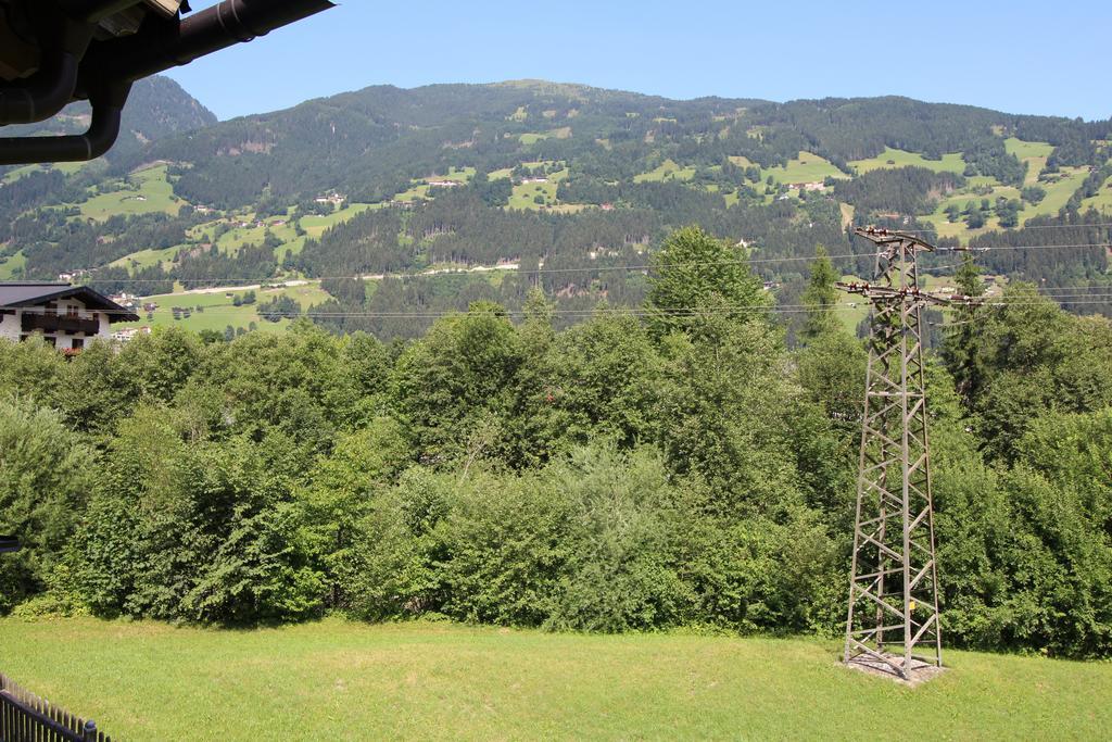 Haus Peter Schiestl Apartment Zell am Ziller Ruang foto