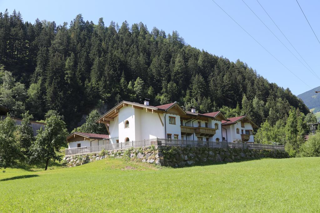 Haus Peter Schiestl Apartment Zell am Ziller Ruang foto