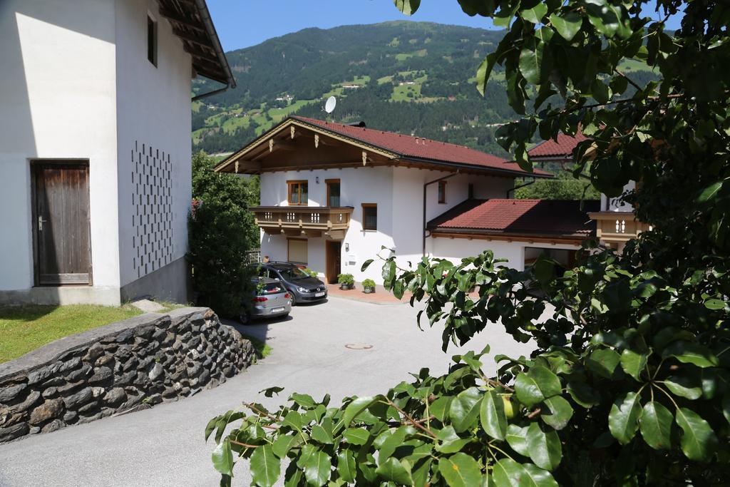 Haus Peter Schiestl Apartment Zell am Ziller Ruang foto