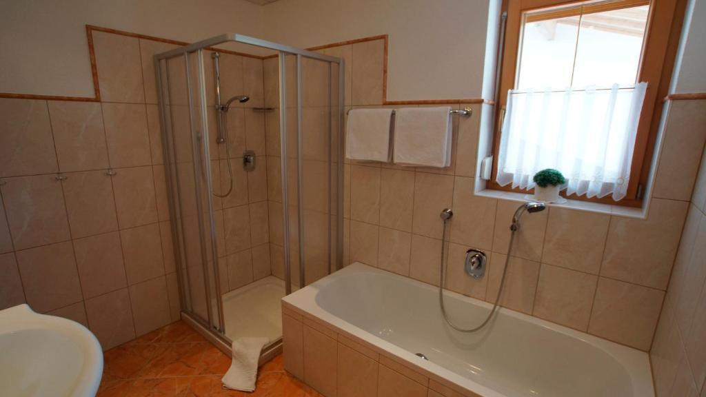 Haus Peter Schiestl Apartment Zell am Ziller Bagian luar foto