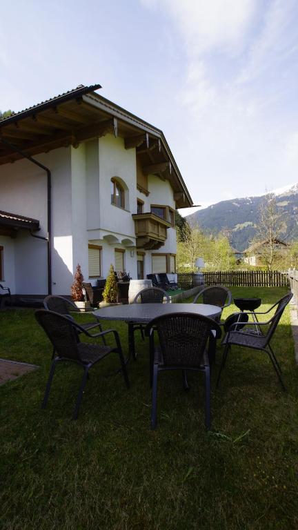 Haus Peter Schiestl Apartment Zell am Ziller Bagian luar foto